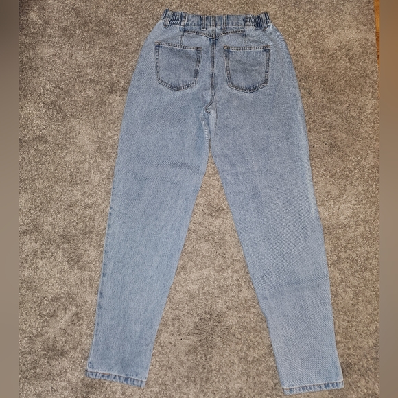 Fashion Nova Mom Jeans - Picture 2 of 6